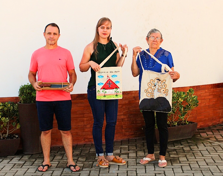 Os produtos dos artesãos são importantes para a economia e divulgação da cultura local